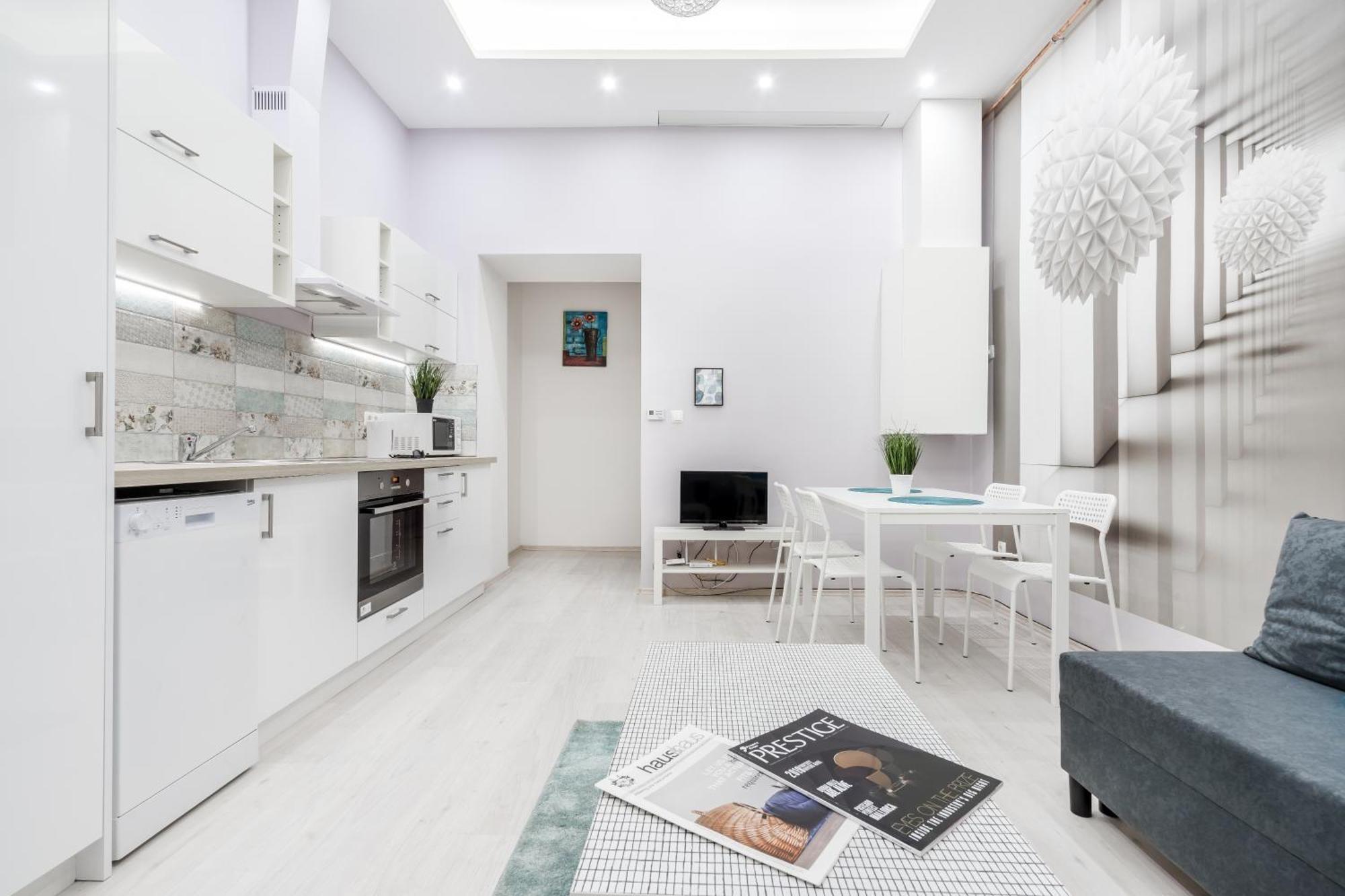Cozy 2 Bedroom 2 Bathroom In The Centre * Budapesta